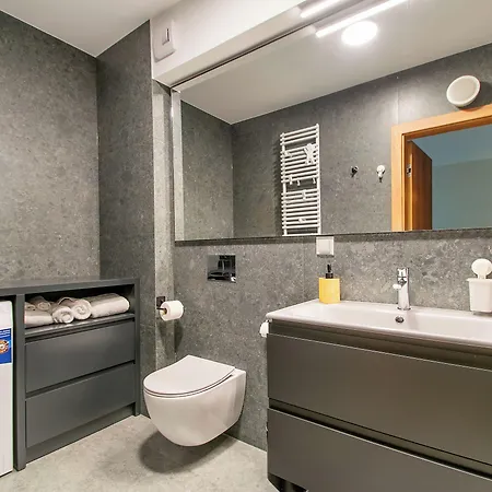 Rentplanet - Kasprowicza Apartment